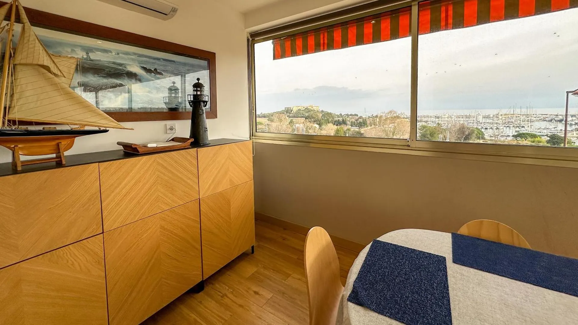 Apartment Vue Mer, Face Port, Proximite Centre Et Plage Antibes France