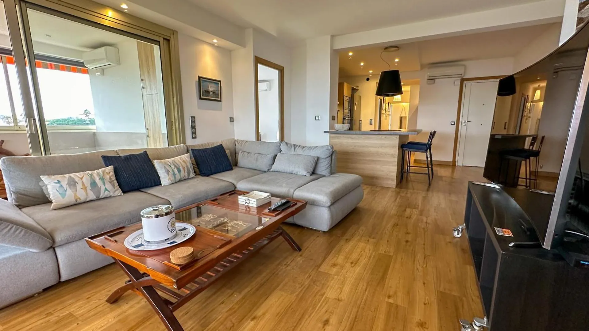Apartment Vue Mer, Face Port, Proximite Centre Et Plage Antibes